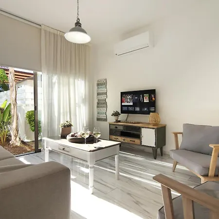 Maris Villa